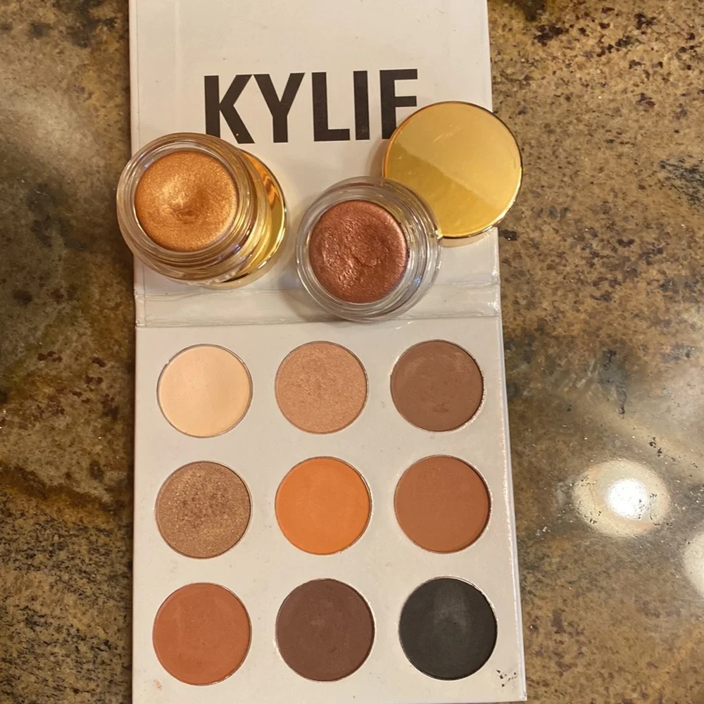 Kylie Cosmetics Birthday Edition Eyeshadow Palette with Gold And Rose Gold Pots